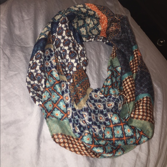 Infinity scarf - Picture 2 of 2